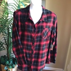 Women’s plus button down shirt, size 2x NWT